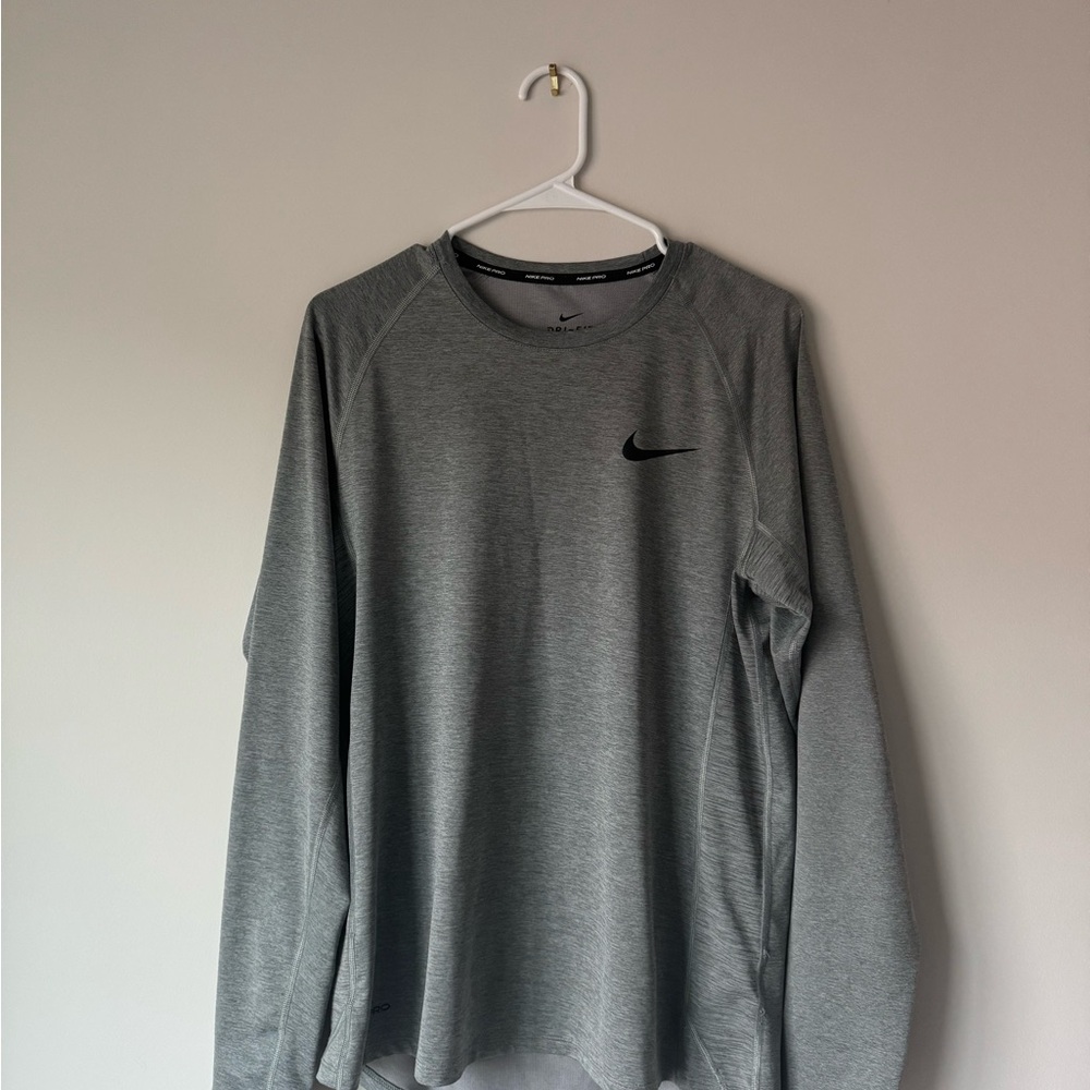 Nike Heather Gray Long Sleeve Crew Neck Tee